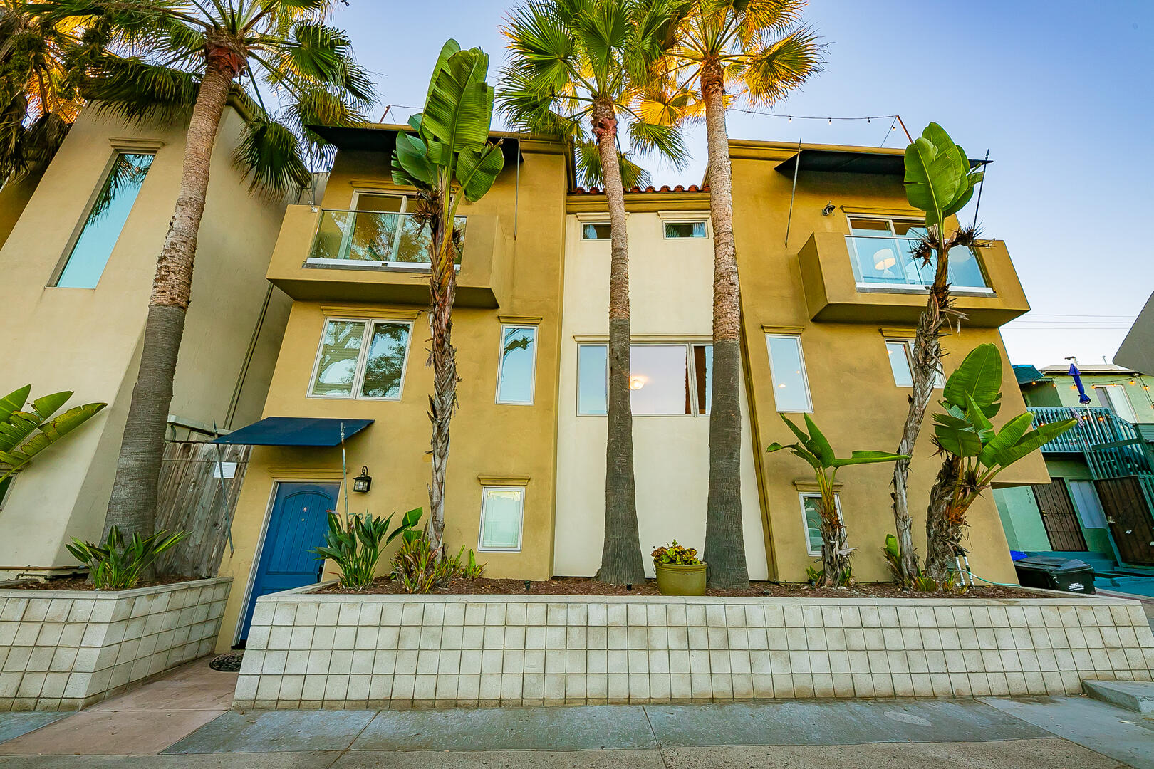 Rooftop Paradise | Photo 9