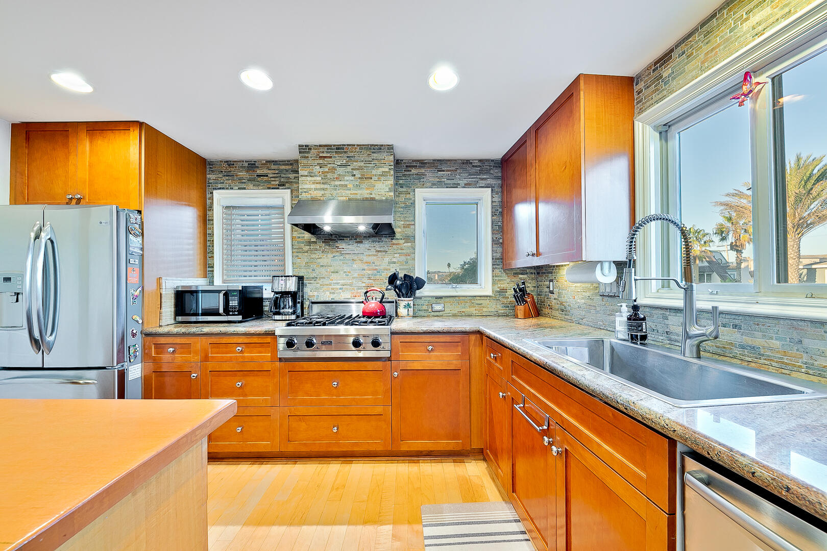 Rooftop Paradise | Photo 15