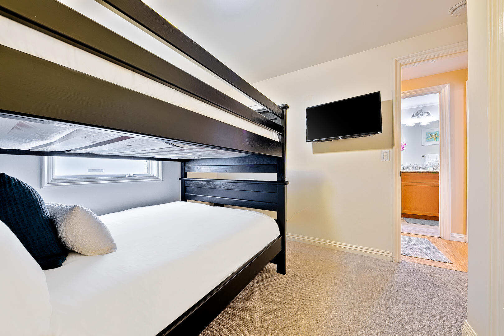 Rooftop Paradise | Photo 36