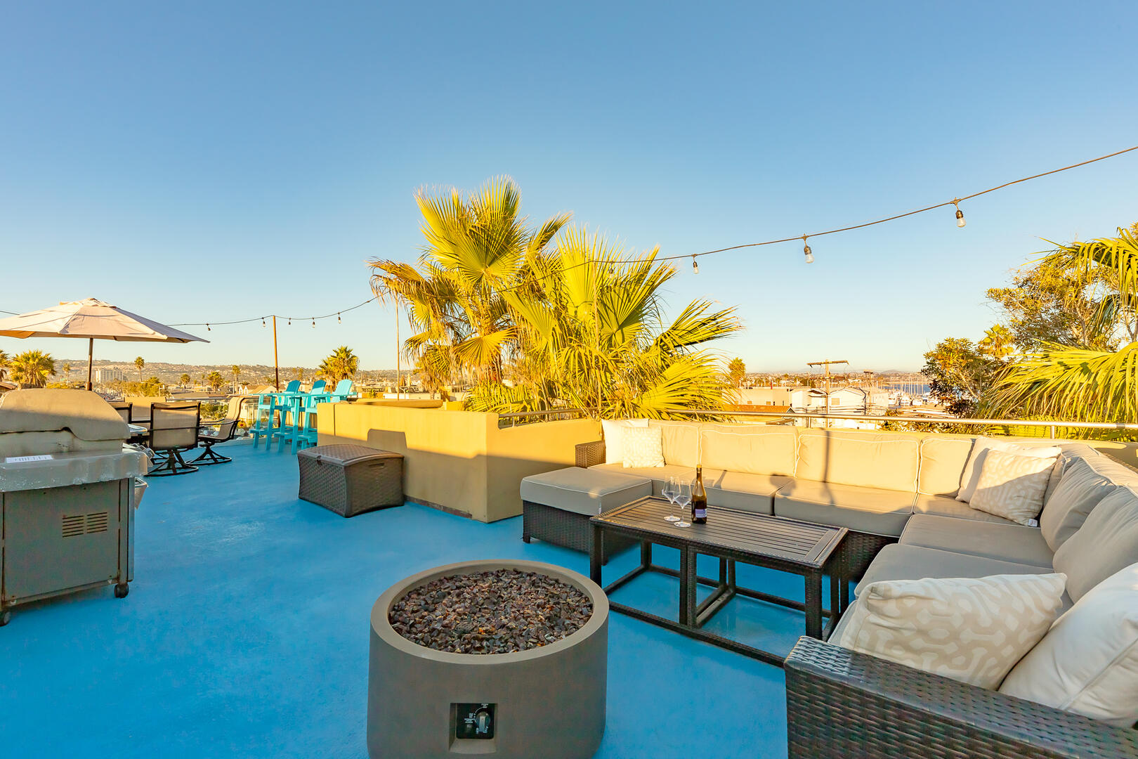 Rooftop Paradise | Photo 52