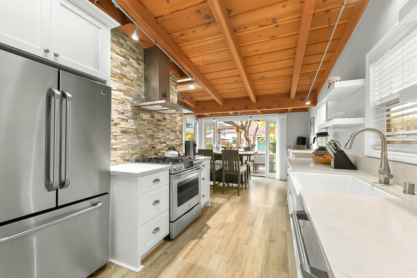 Avalon Beach Retreat | Photo 12