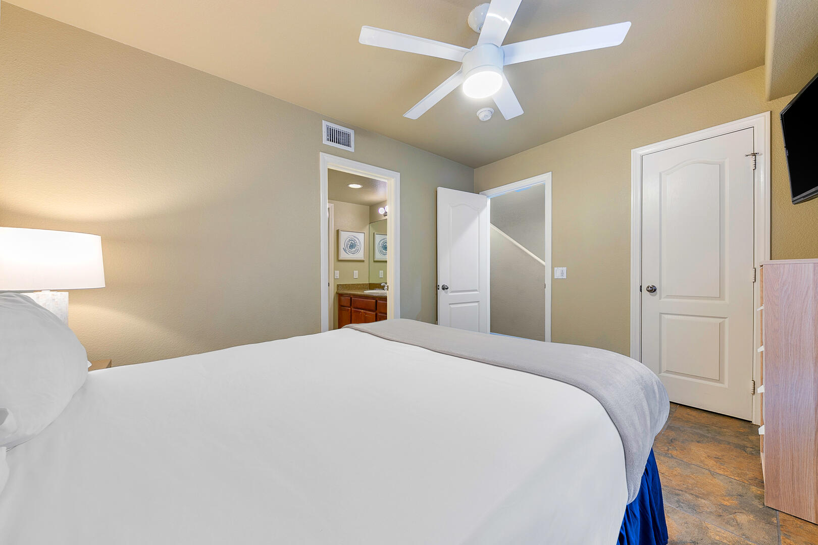 Nahant Oceanfront Penthouse Escape | Photo 48