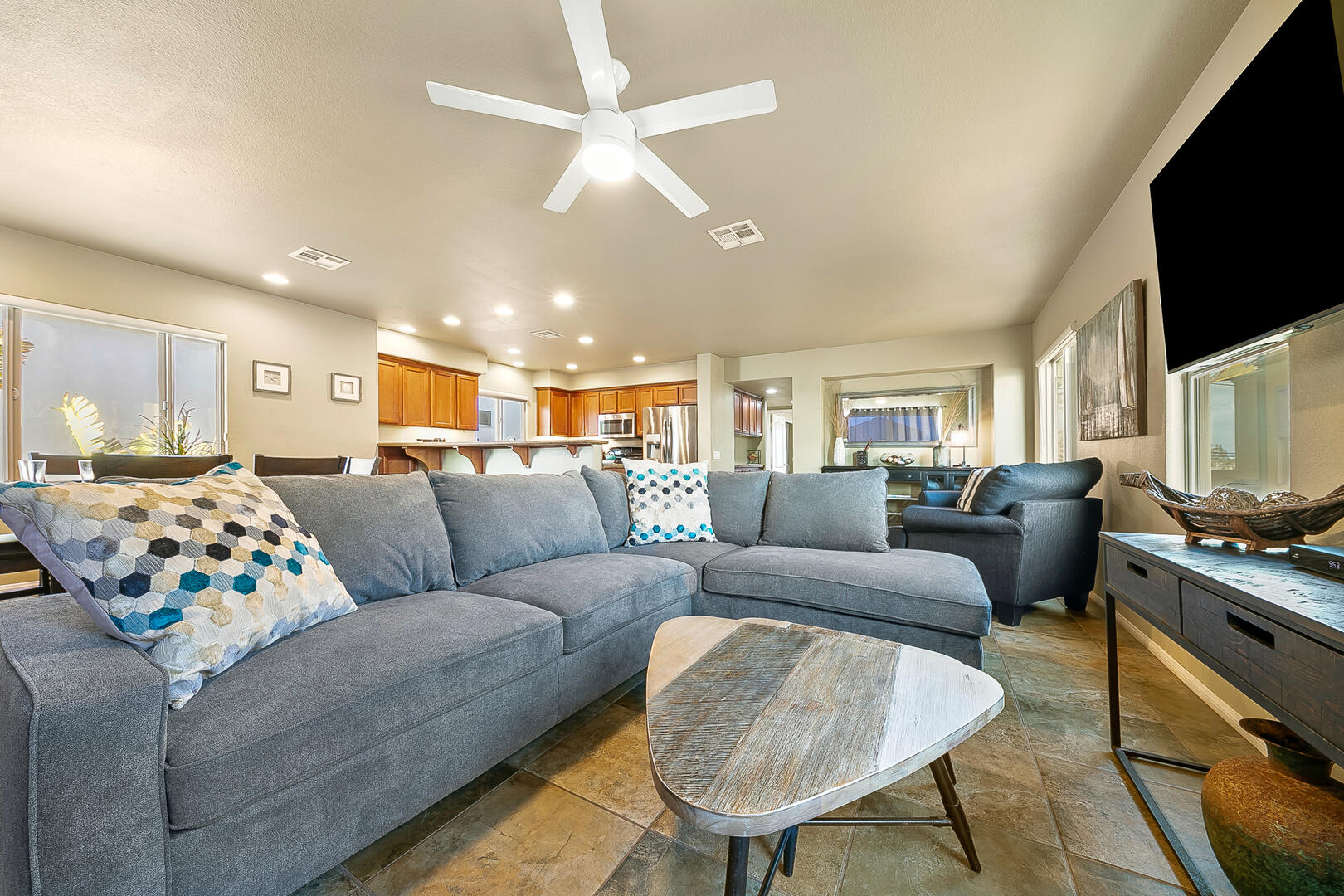 Nahant Oceanfront Penthouse Escape | Photo 4