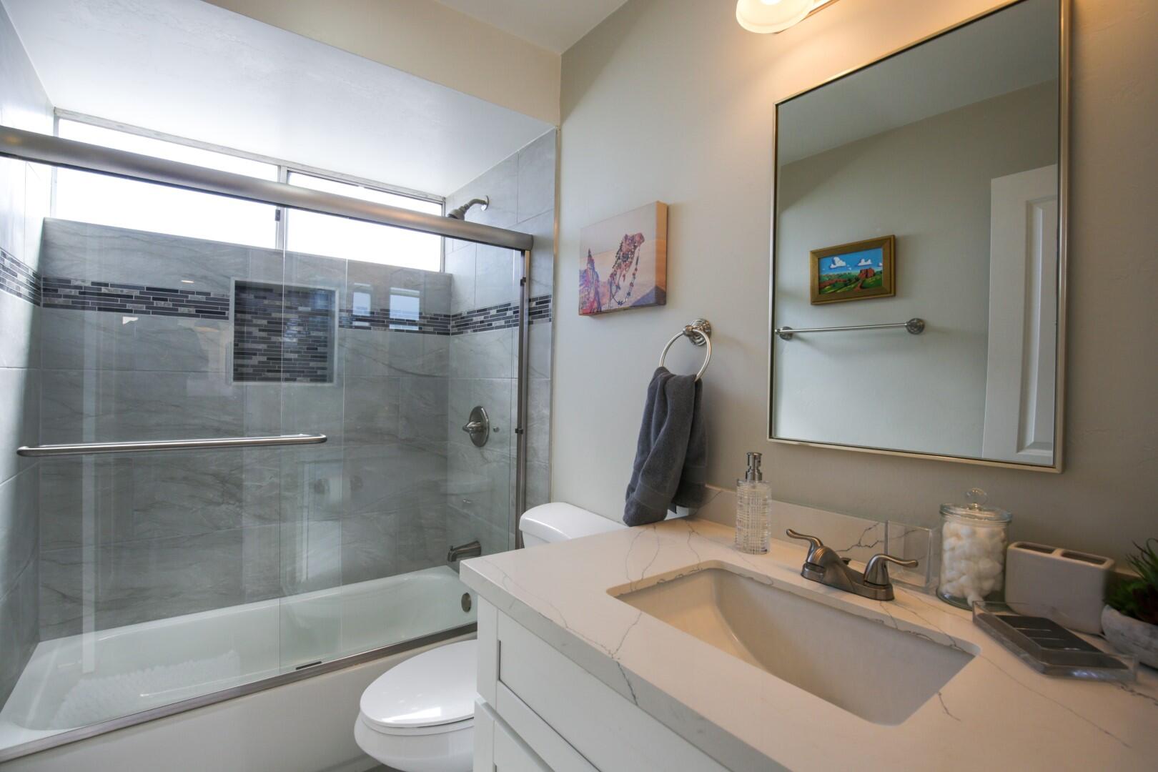 Ocean Beach Gem | Photo 22