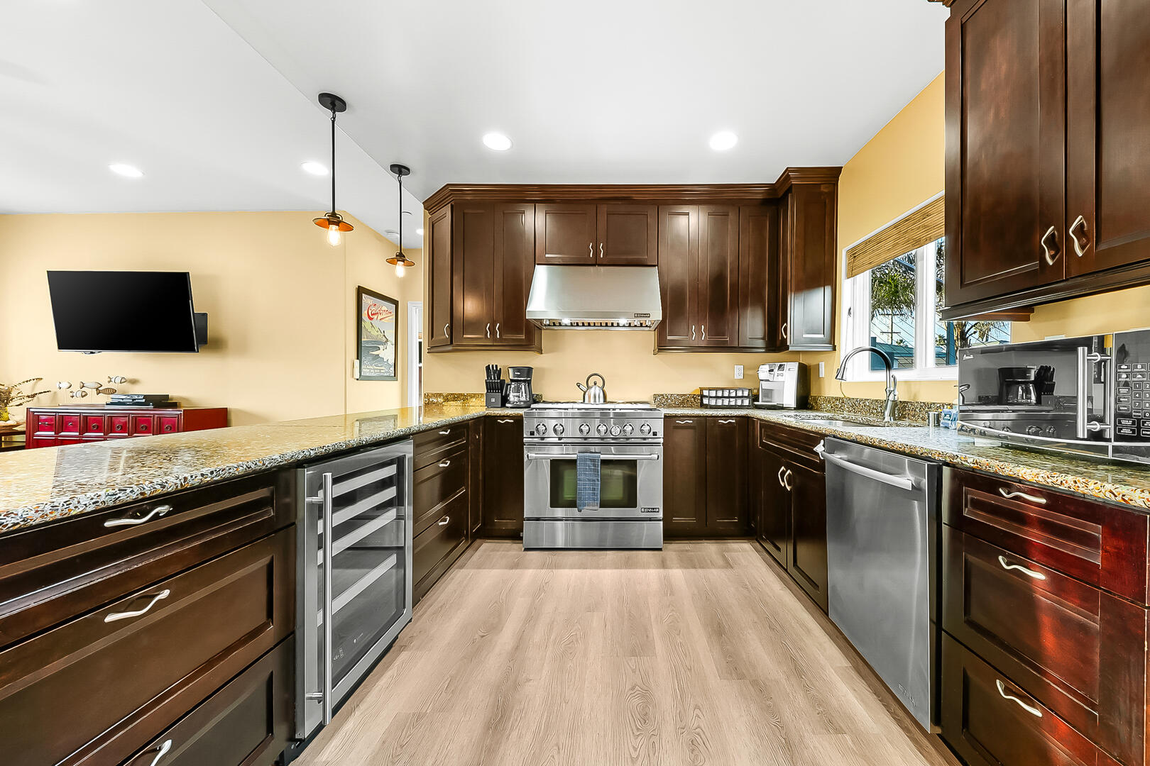 Forever Summer | Photo 11