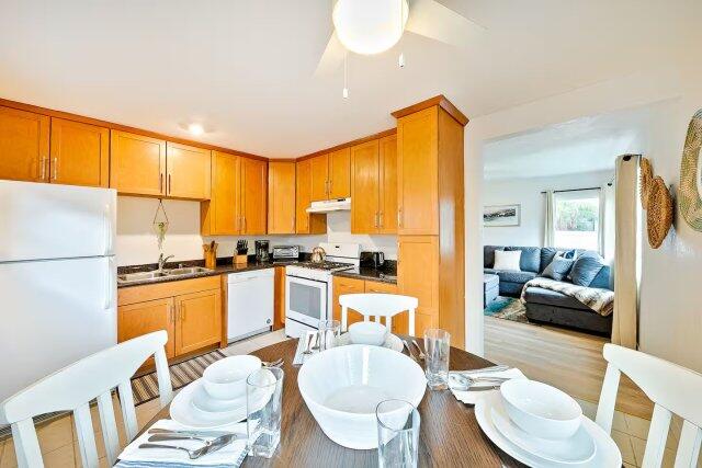 Diamond Gem - Private Yard, Hot Tub,Close to Beach | Photo 10