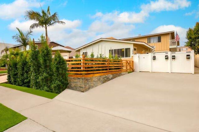 Diamond Gem - Private Yard, Hot Tub,Close to Beach | Photo 12
