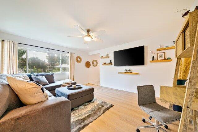 Diamond Gem - Private Yard, Hot Tub,Close to Beach | Photo 3