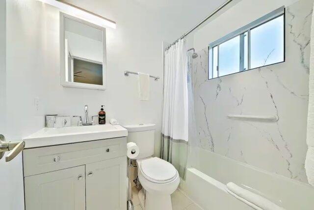 Pelican Place | Photo 11