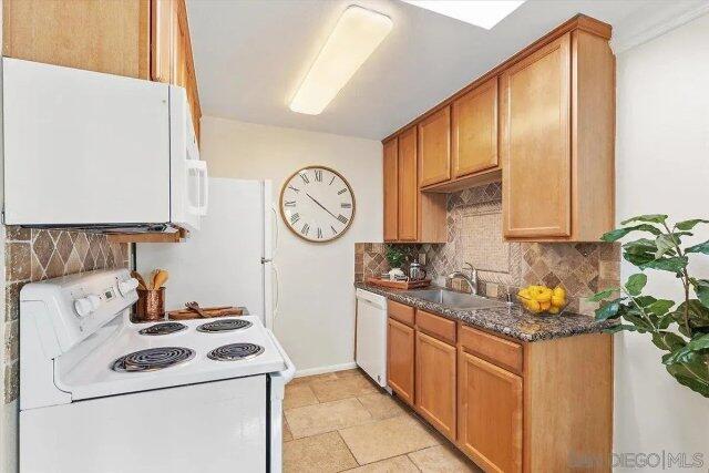 Sunset Coast Suite | Photo 3