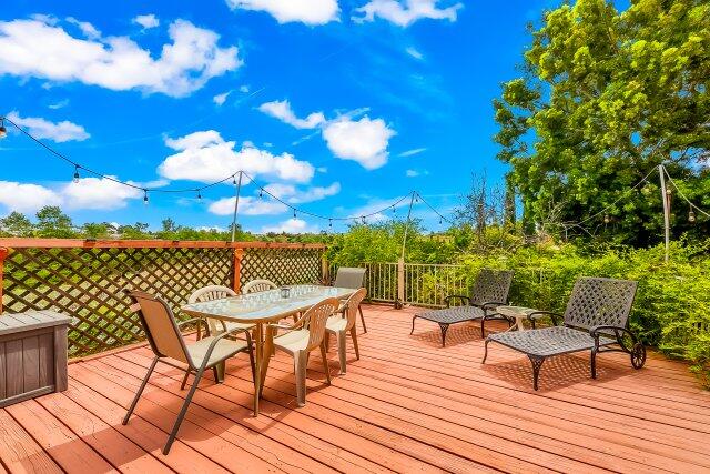 Calm Coastal Retreat | Photo 17