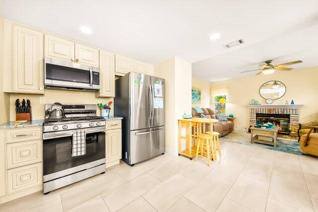 Calm Coastal Retreat | Photo 8