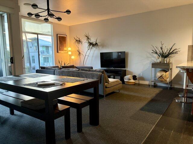 North Park Skyline Retreat | Photo 5