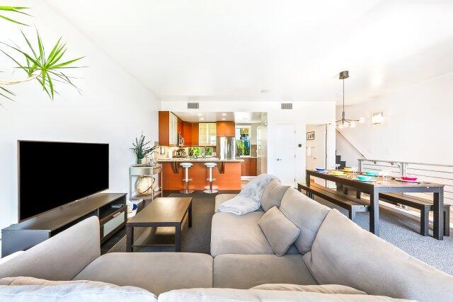 North Park Skyline Retreat | Photo 6