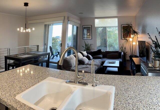 North Park Skyline Retreat | Photo 8