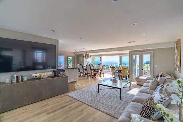 La Jolla Lookout | Photo 13