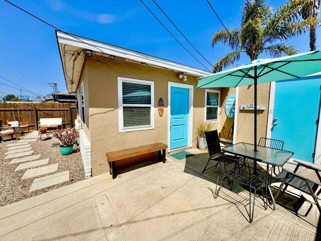 Cozy Pacific Combo | Photo 17