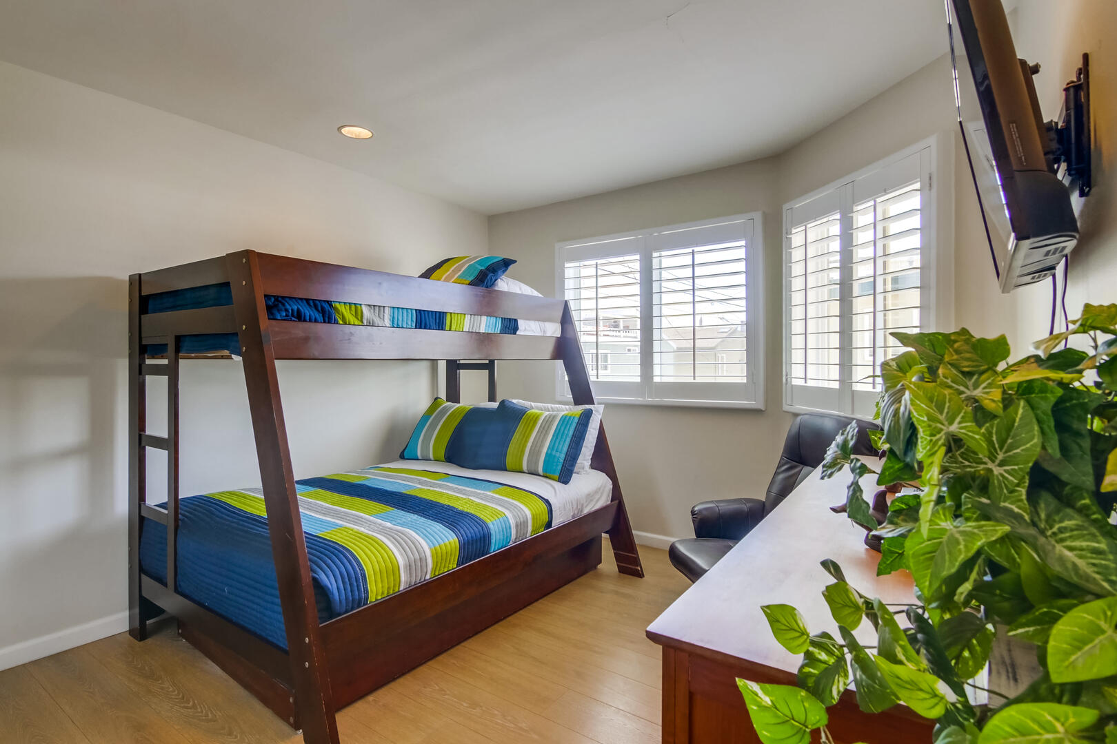 Wait N' Sea | Photo 295