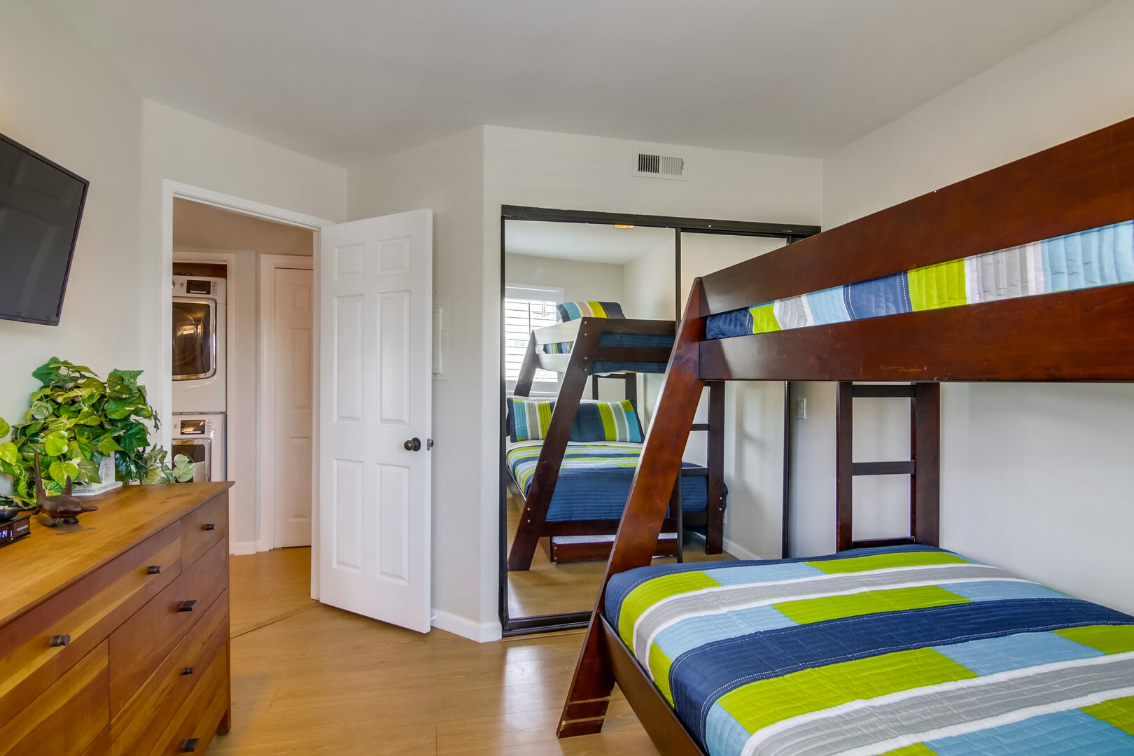 Wait N' Sea | Photo 290