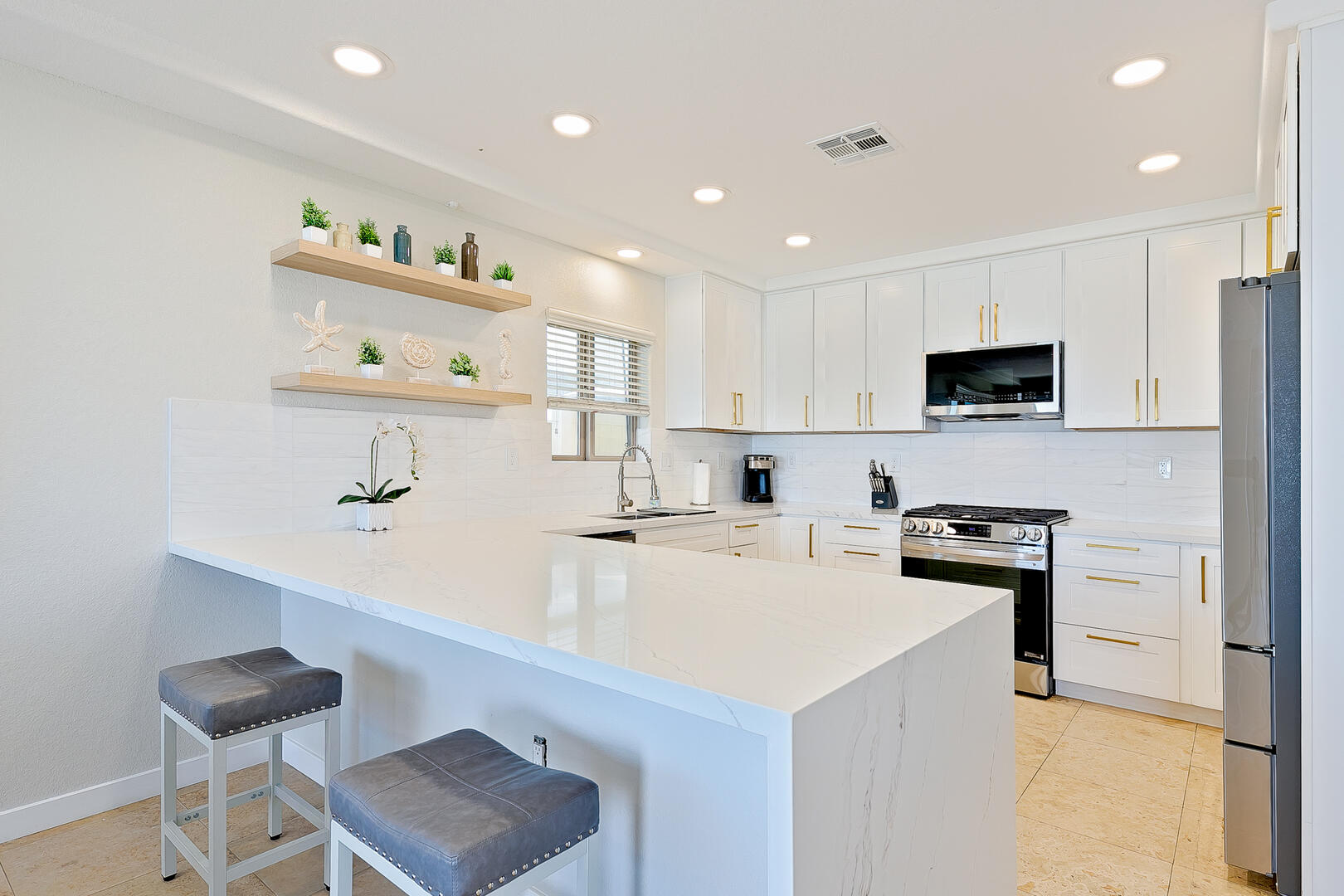 Serene Seas | Photo 10