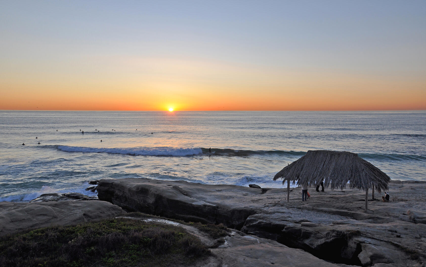 Beachy Bungalow | Photo 30