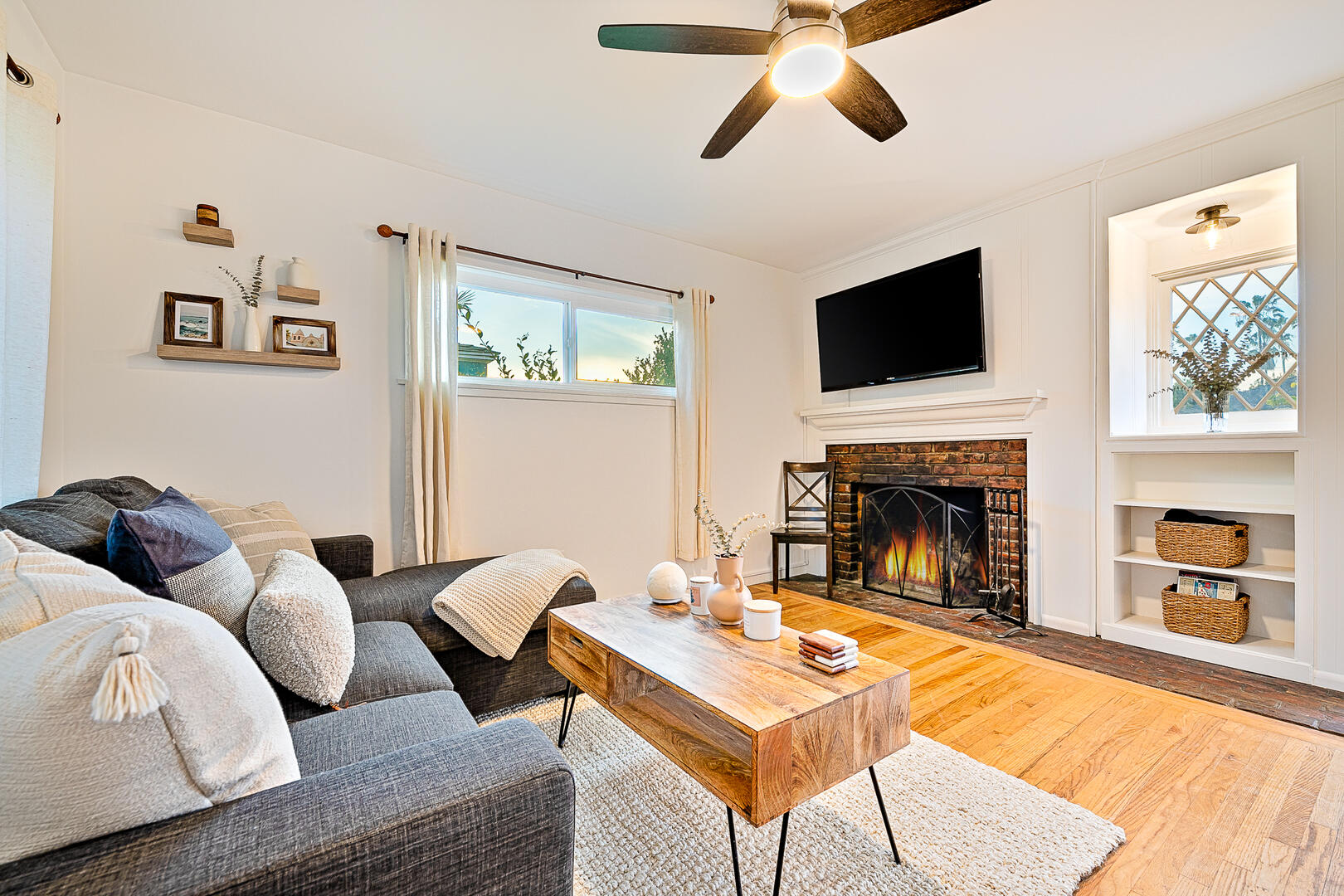 Beachy Bungalow | Photo 2