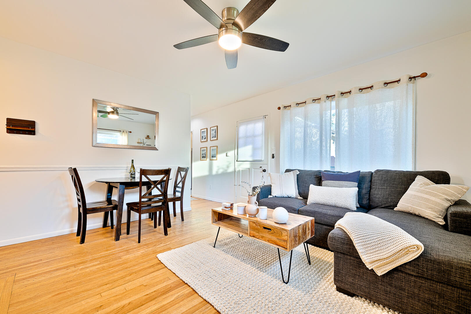 Beachy Bungalow | Photo 11