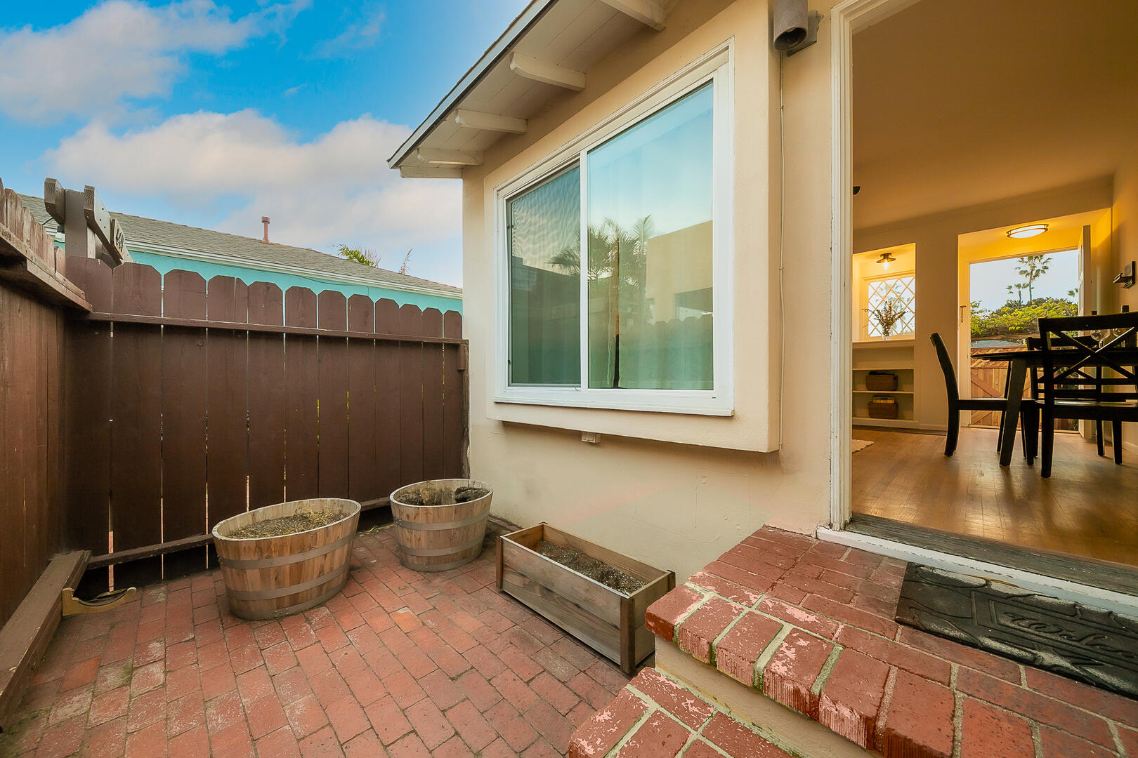 Beachy Bungalow | Photo 22