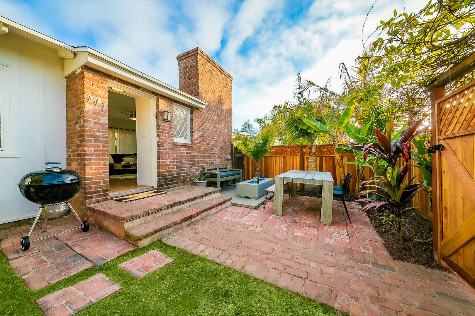 Beachy Bungalow | Photo 24