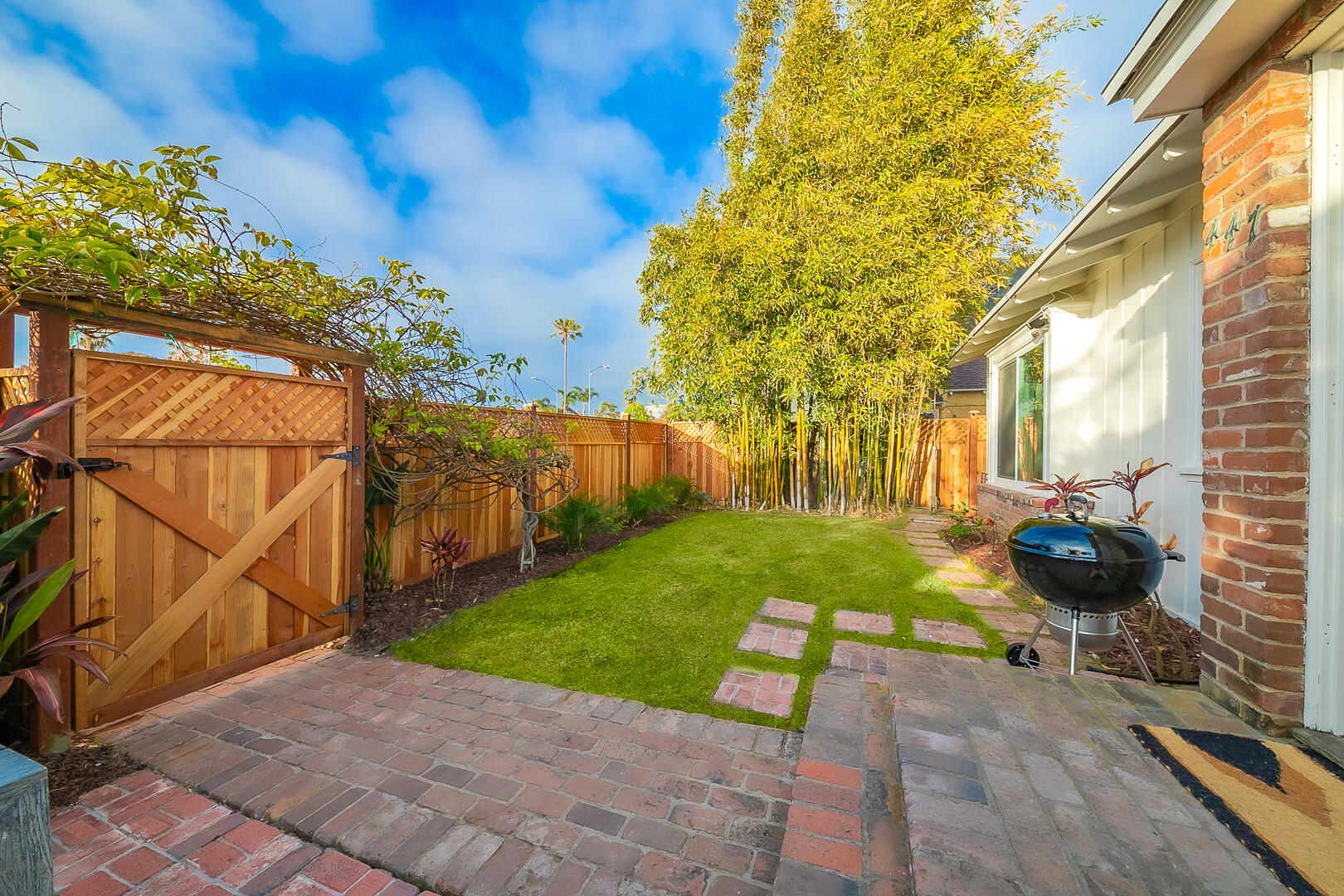 Beachy Bungalow | Photo 5