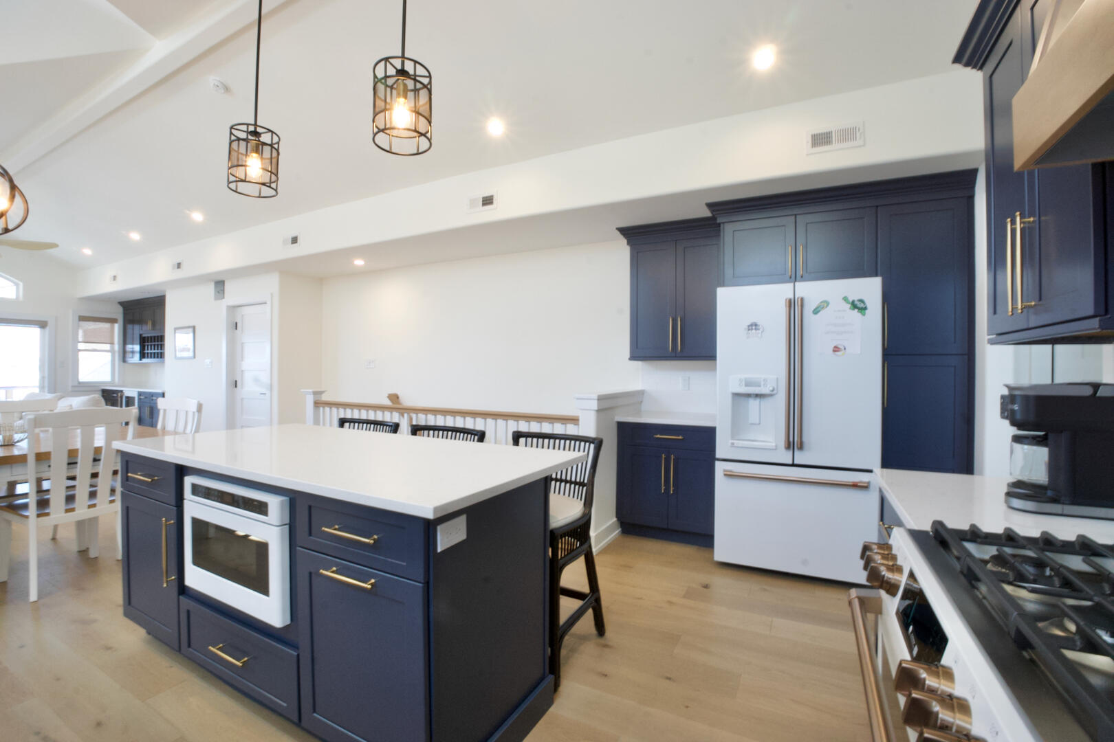 211 40th Street - East