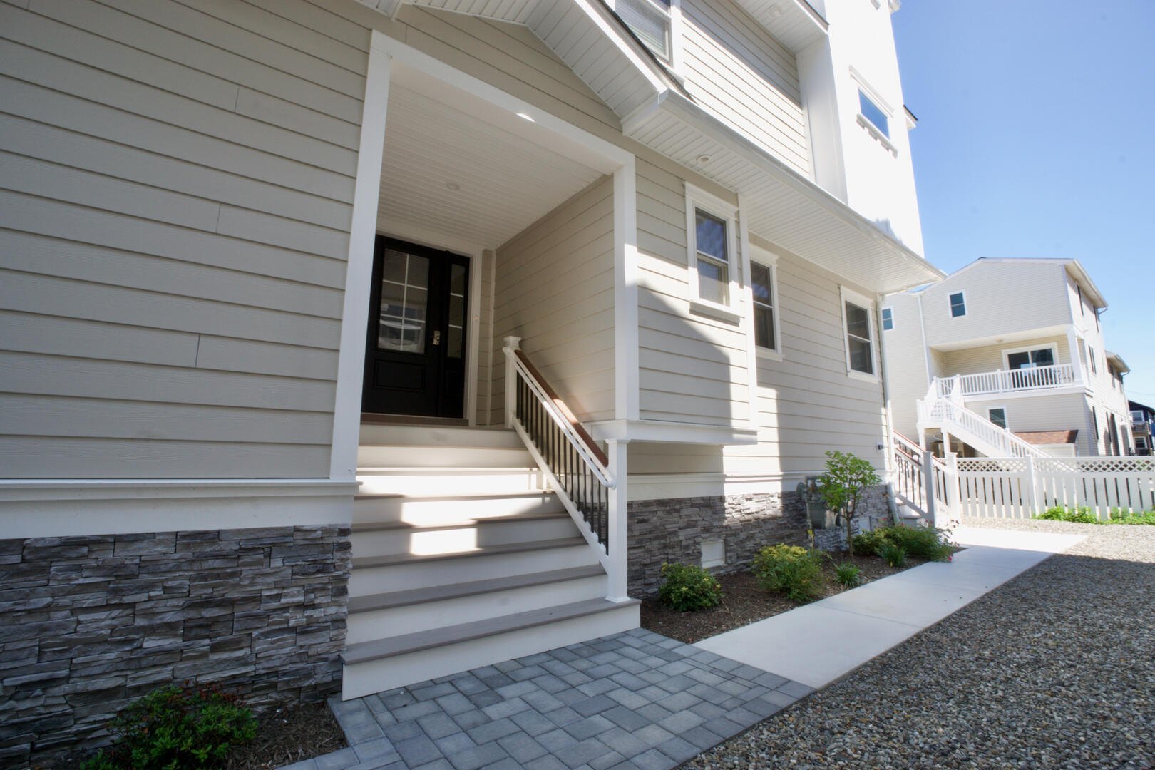 211 40th Street - East