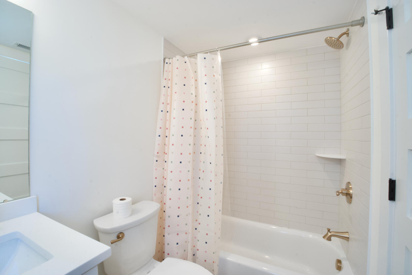 211 40th Street - East