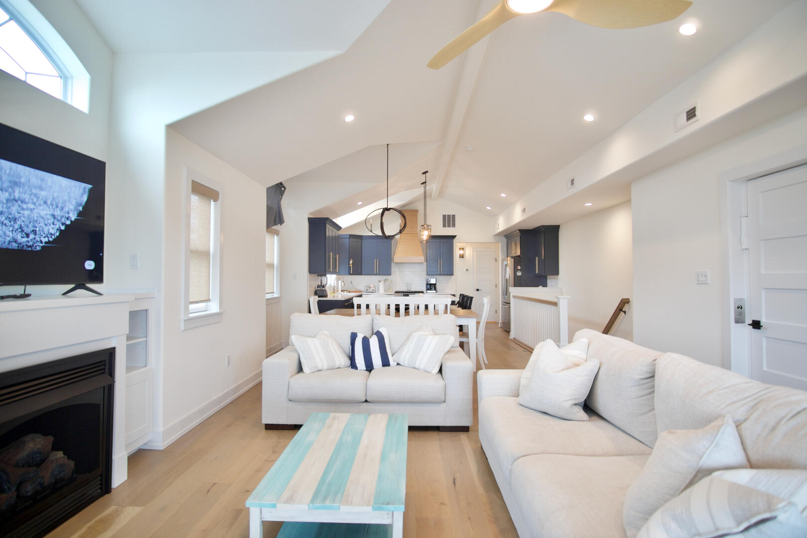 211 40th Street - West