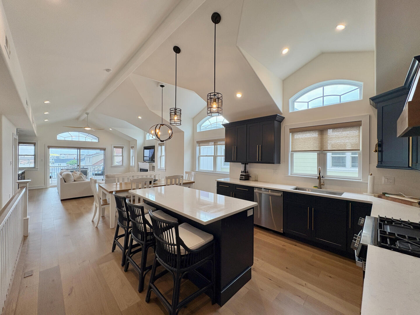 211 40th Street - West