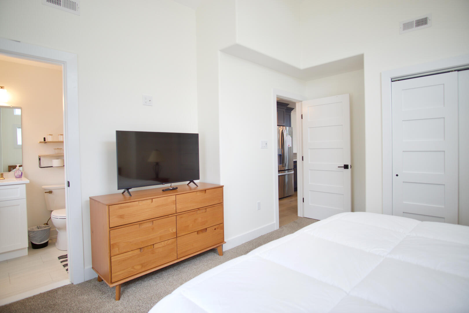 211 40th Street - West