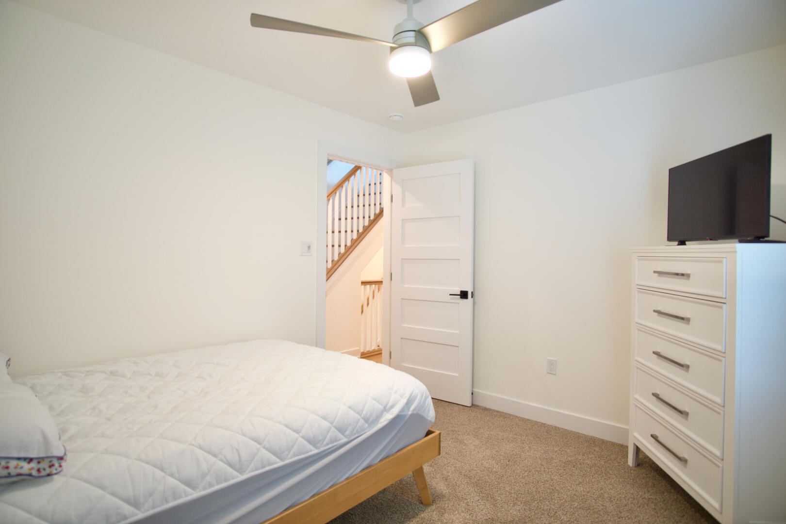 211 40th Street - West