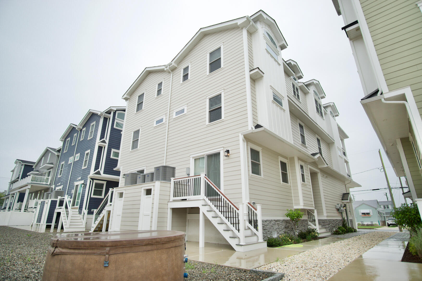 211 40th Street - West