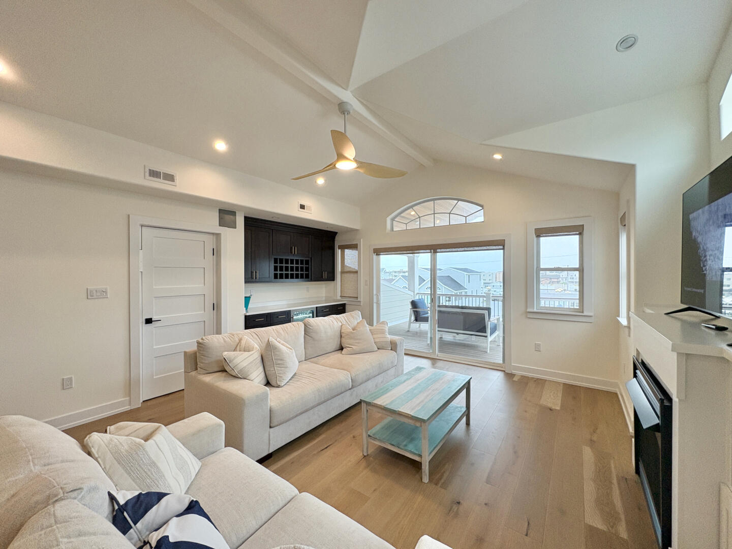 211 40th Street - West