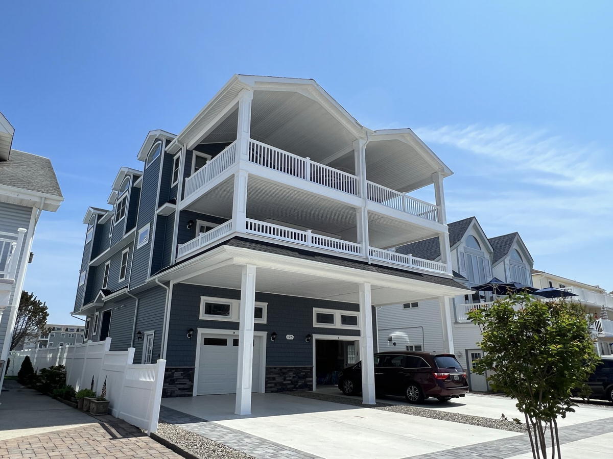 125 65th Street - West