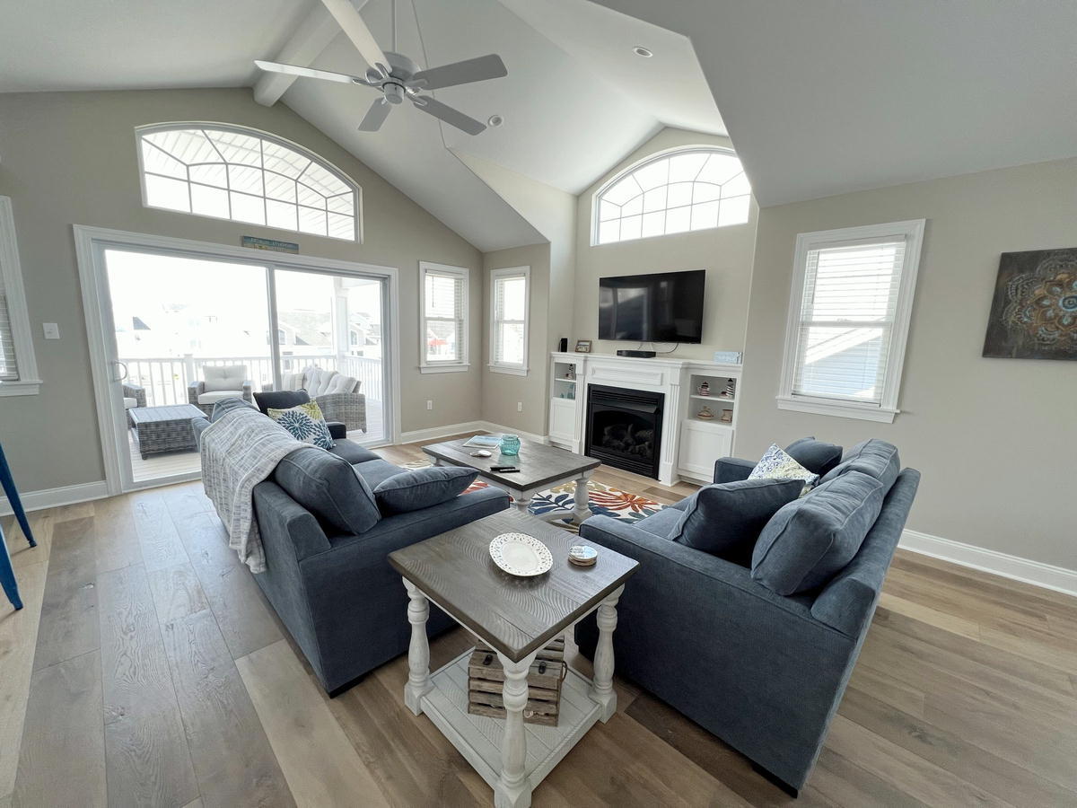 125 65th Street - West