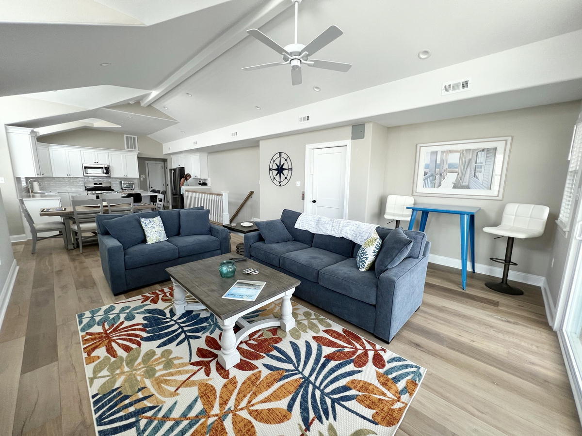 125 65th Street - West