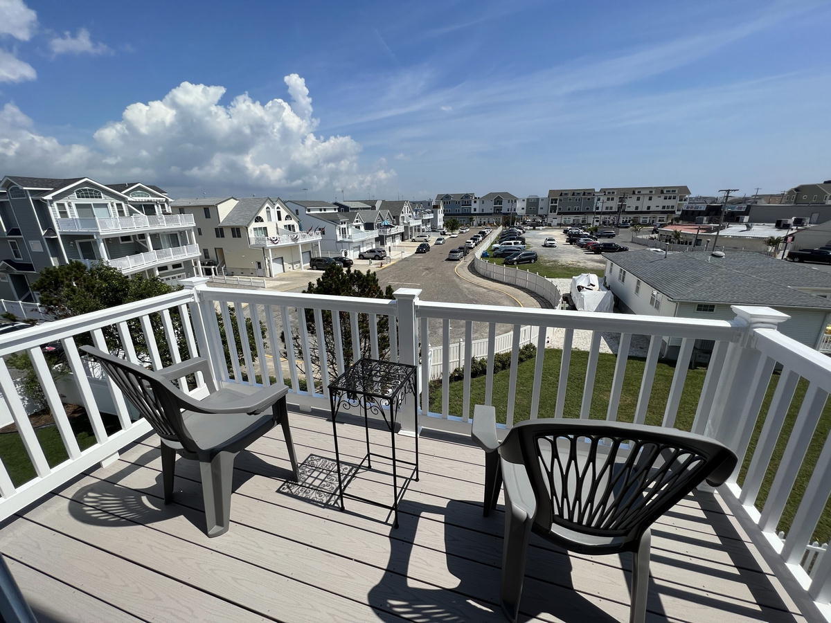 125 65th Street - West