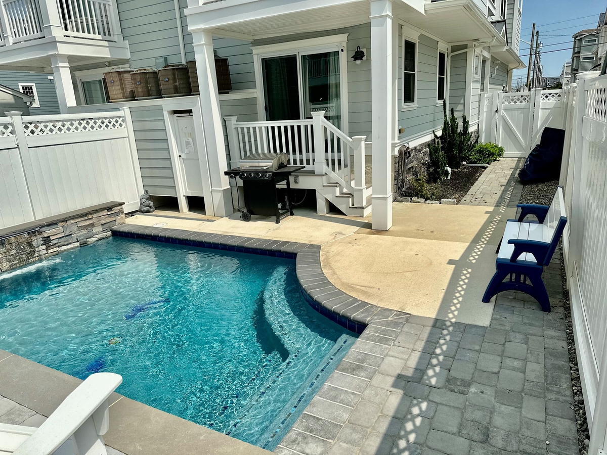 14 79th Street - East