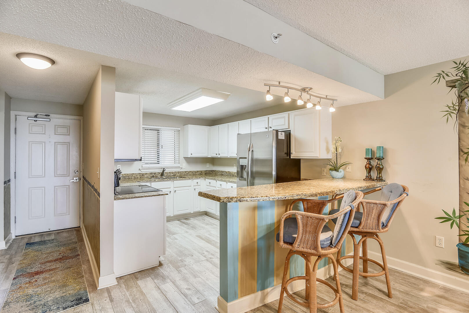 Kitchen/Breakfast Bar