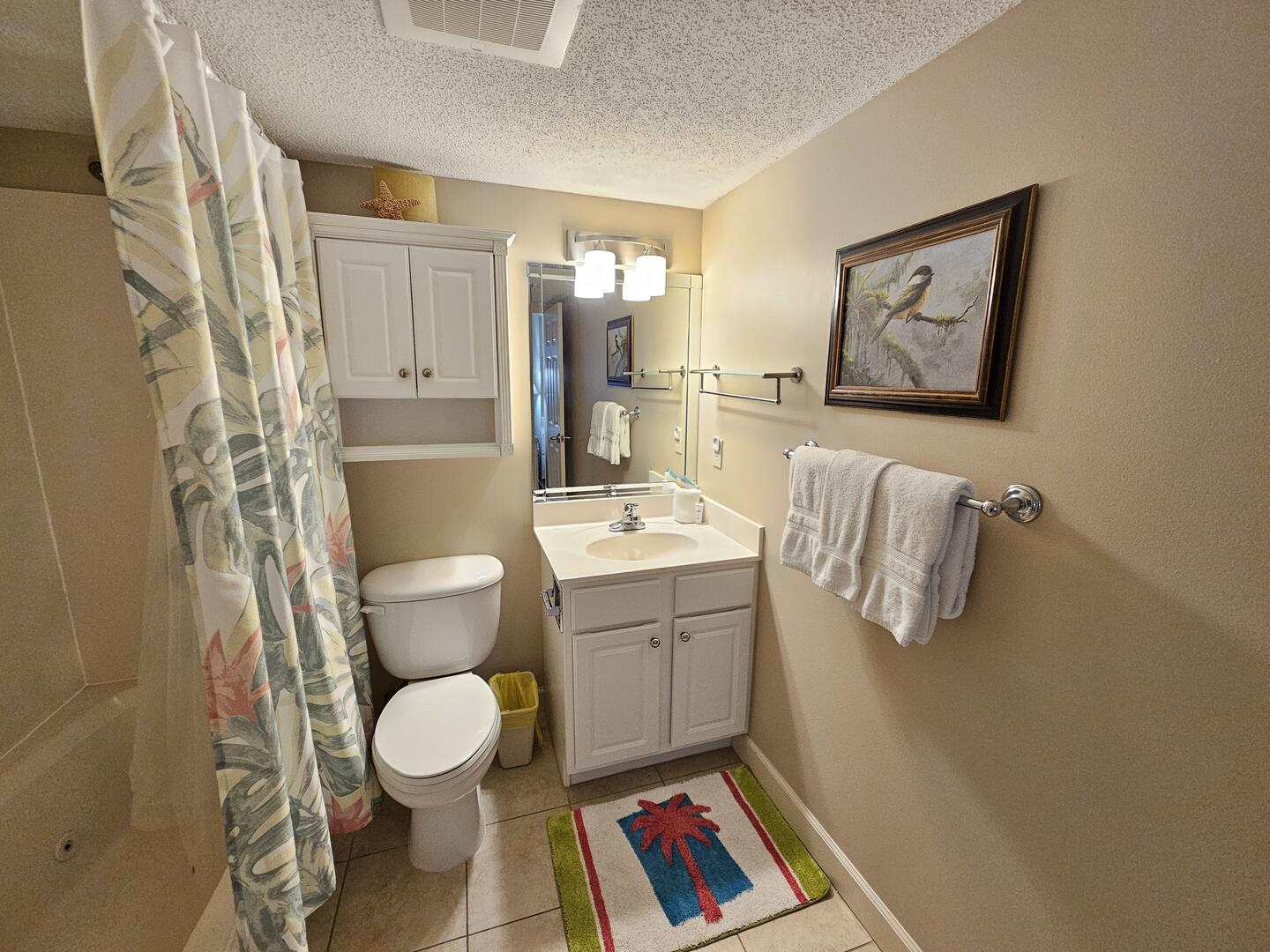 Master Bathroom w/Jetted Tub/Shower