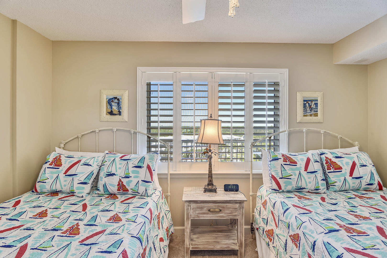 Guest Bedroom w/2 Full Beds