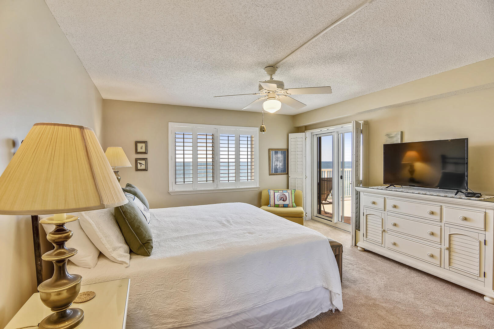 Master Bedroom w/ Private Entrance to Balcony