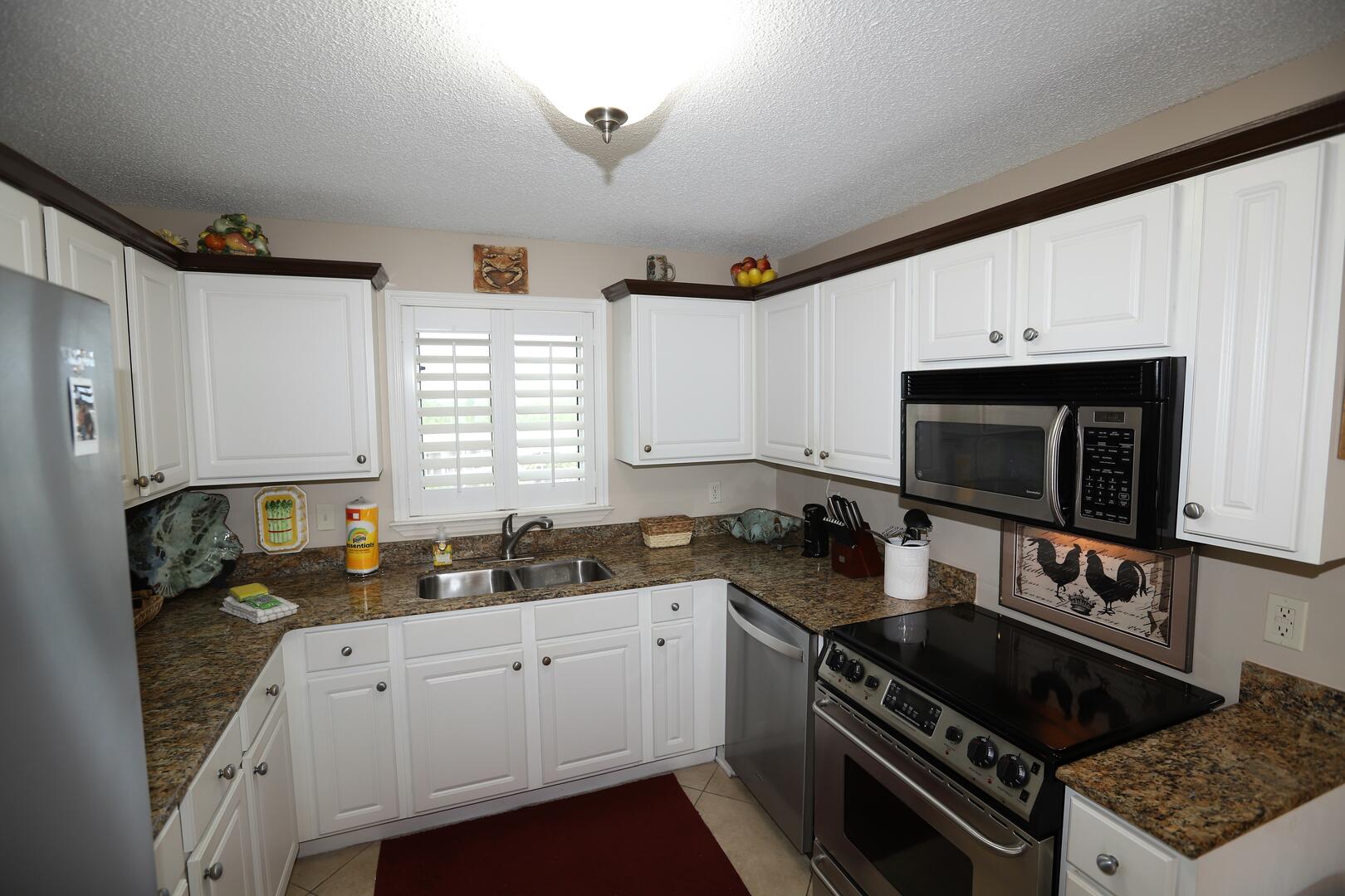 Fully Stocked Kitchen