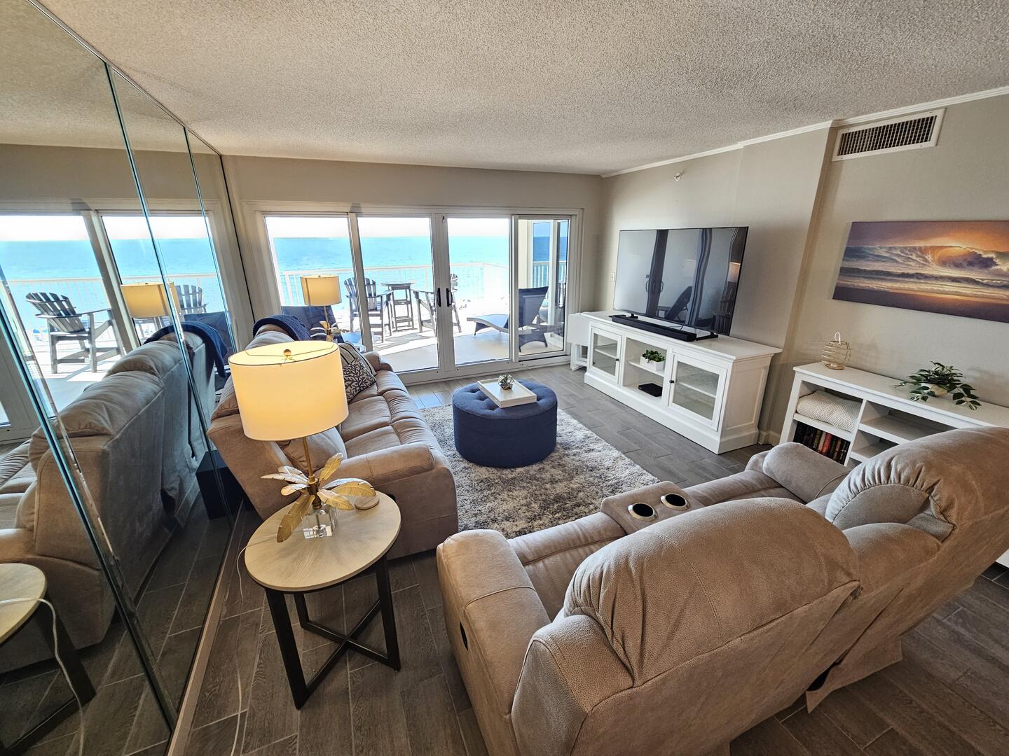 Living Area w/Gulf Front View
